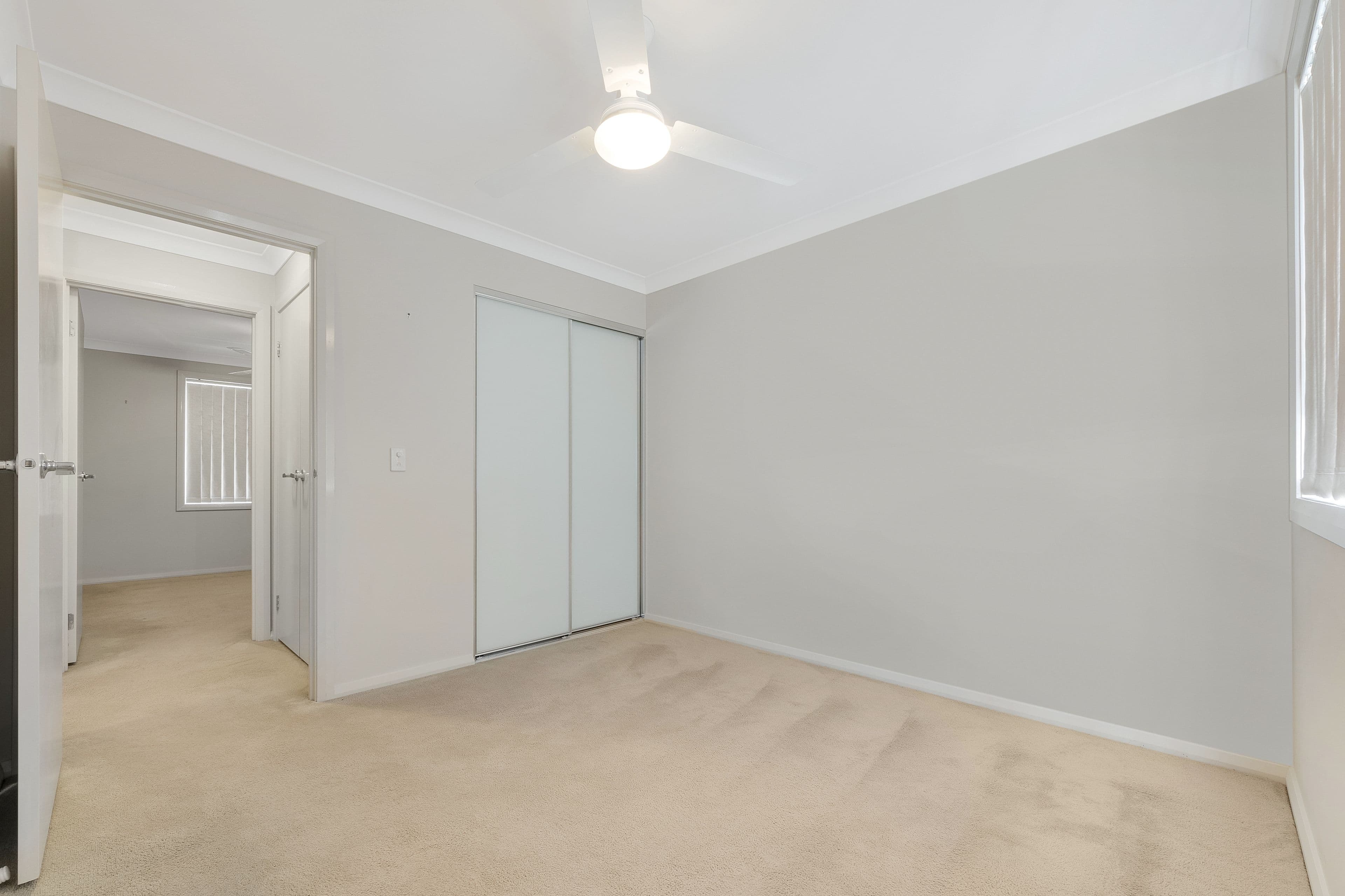 13 Hinton Street, Spring Farm - Thumbnail 8
