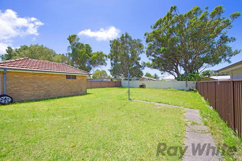 9 Athol Street, Toukley NSW 2263, Toukley - Thumbnail 2