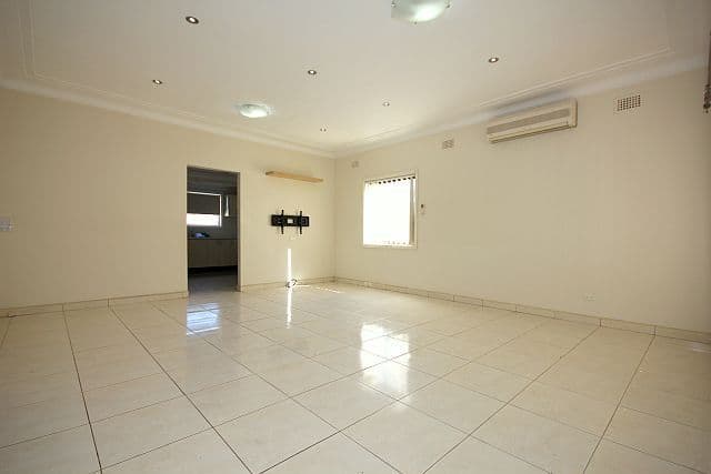 17 Angus Crescent, YAGOONA NSW 2199, Yagoona - Thumbnail 2
