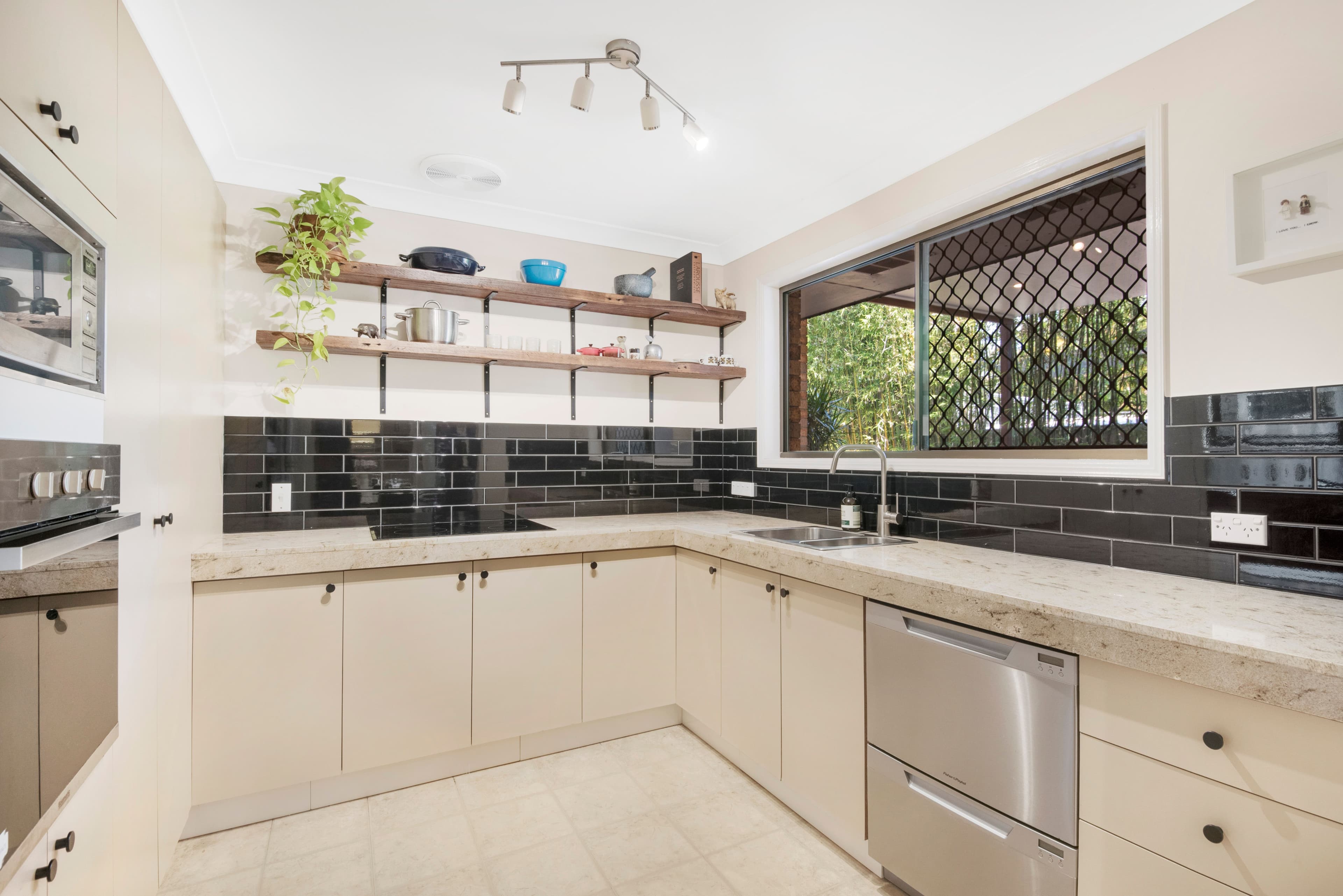 194 Darlington Drive, Banora Point - Thumbnail 3