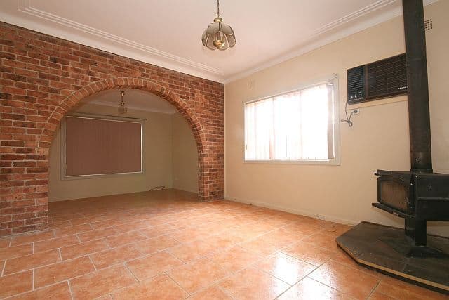 35 Hood Street, YAGOONA NSW 2199, Yagoona - Thumbnail 2
