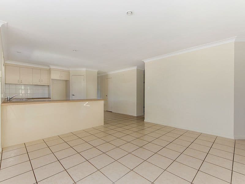 22 Gerard Street, Pacific Pines QLD 4211, Pacific Pines - Thumbnail 5