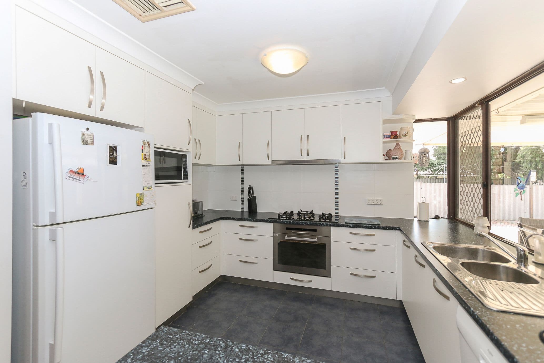 32 Virginia Avenue, Maddington WA 6109, Maddington - Thumbnail 2