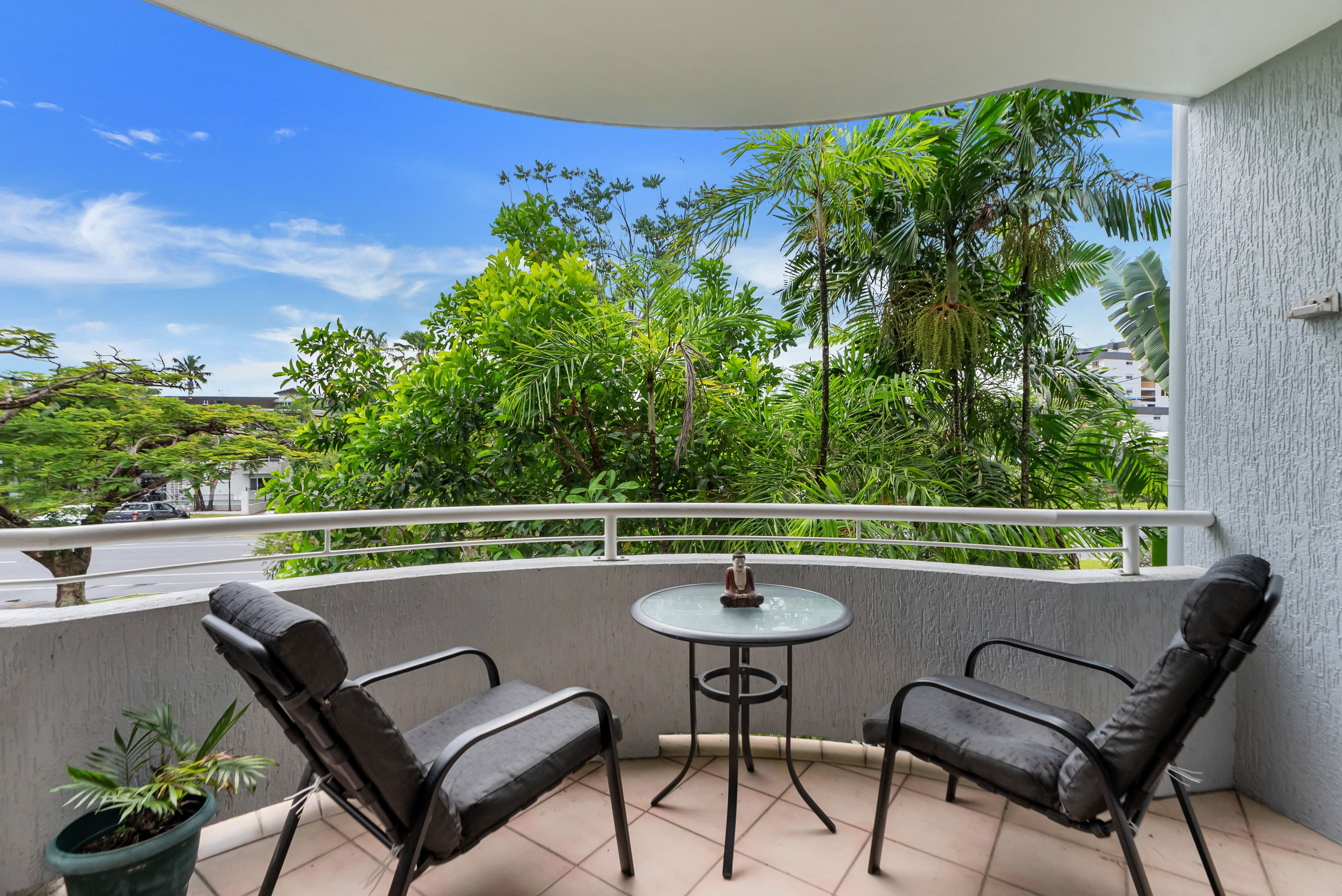 303-305 Lake Street, Cairns North QLD 4870, Cairns North - Thumbnail 2