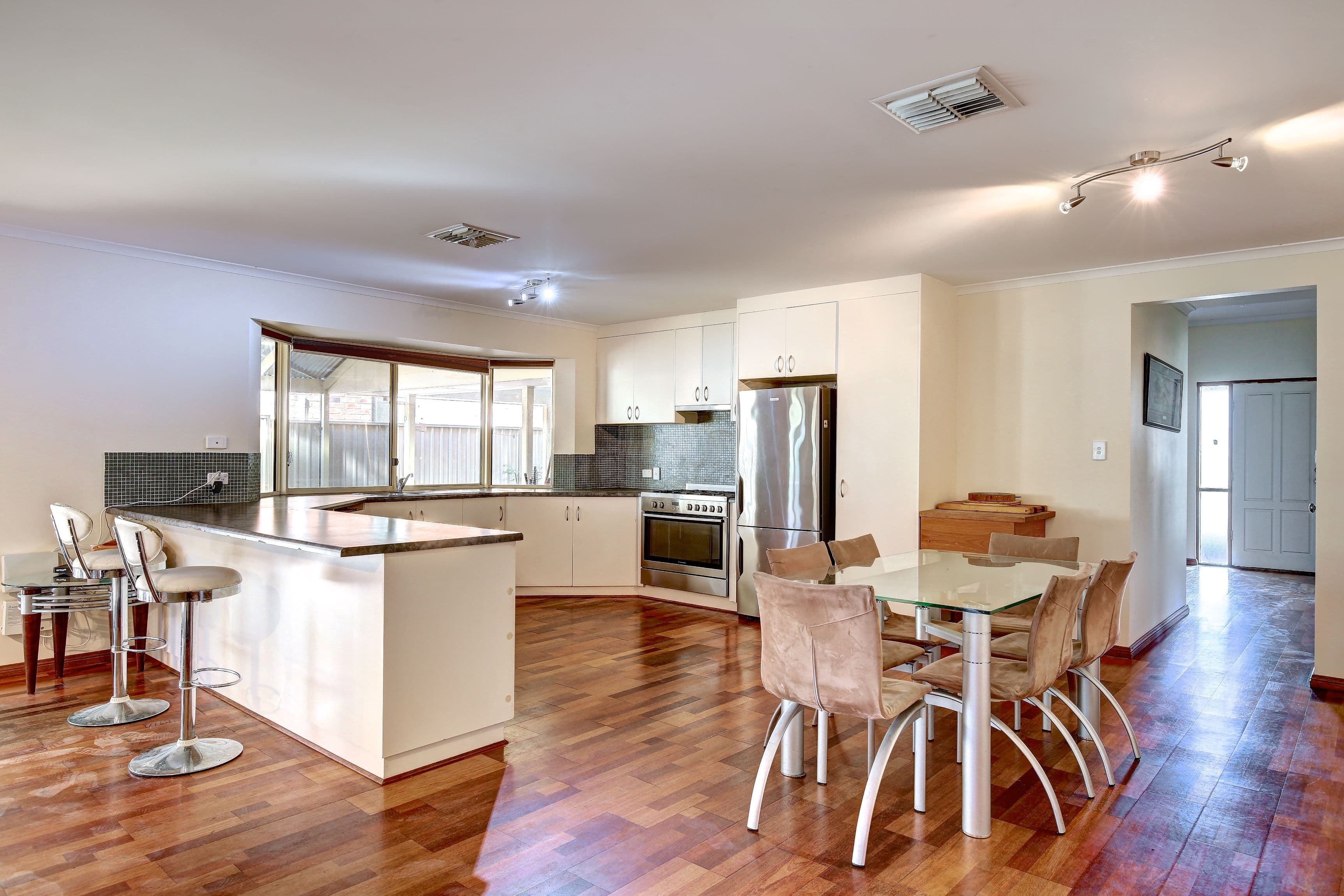 8 Barracoota Crescent, Aldinga Beach SA 5173, Aldinga Beach - Thumbnail 4