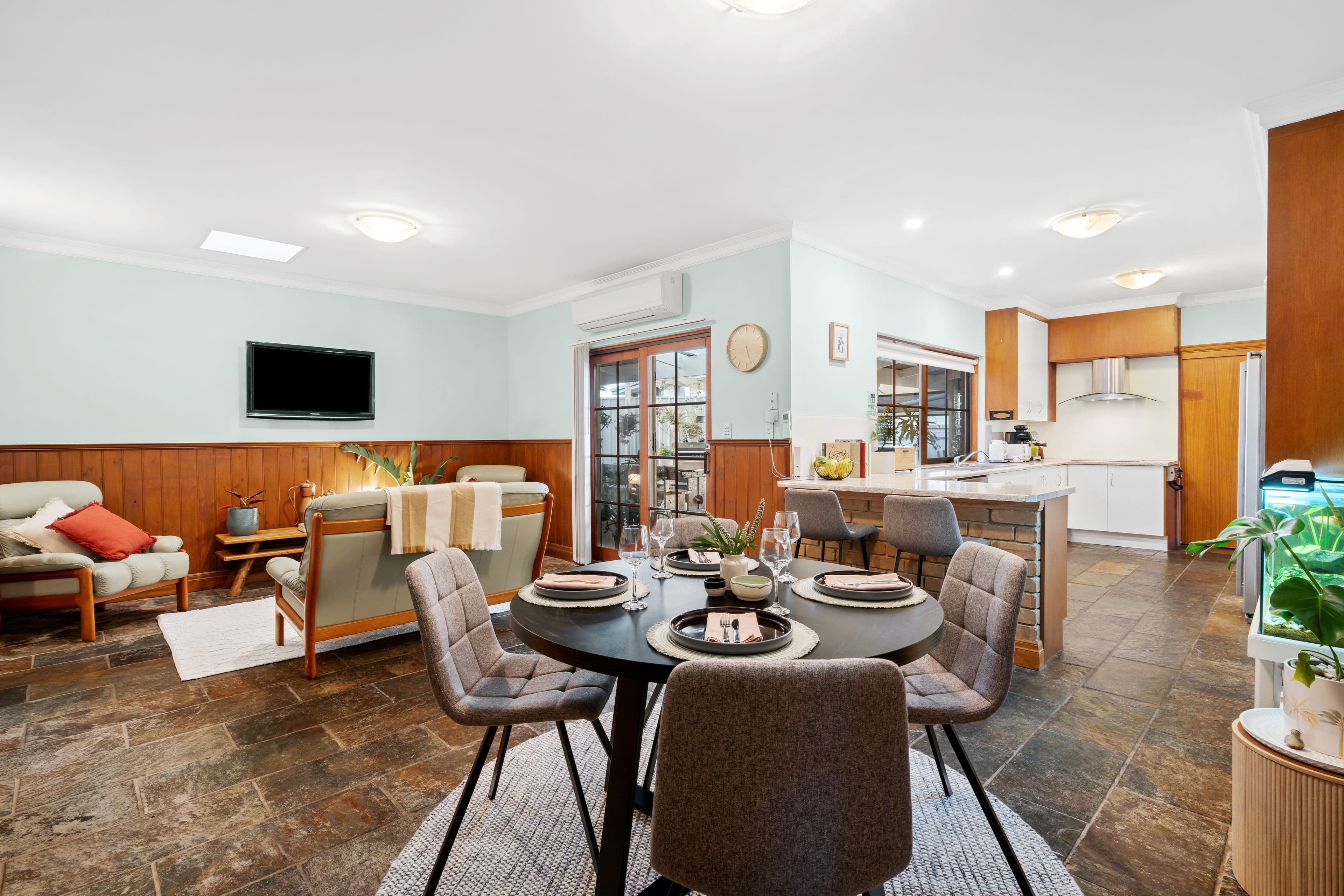 42 Lerunna Avenue, Hallett Cove SA 5158, Hallett Cove - Thumbnail 2