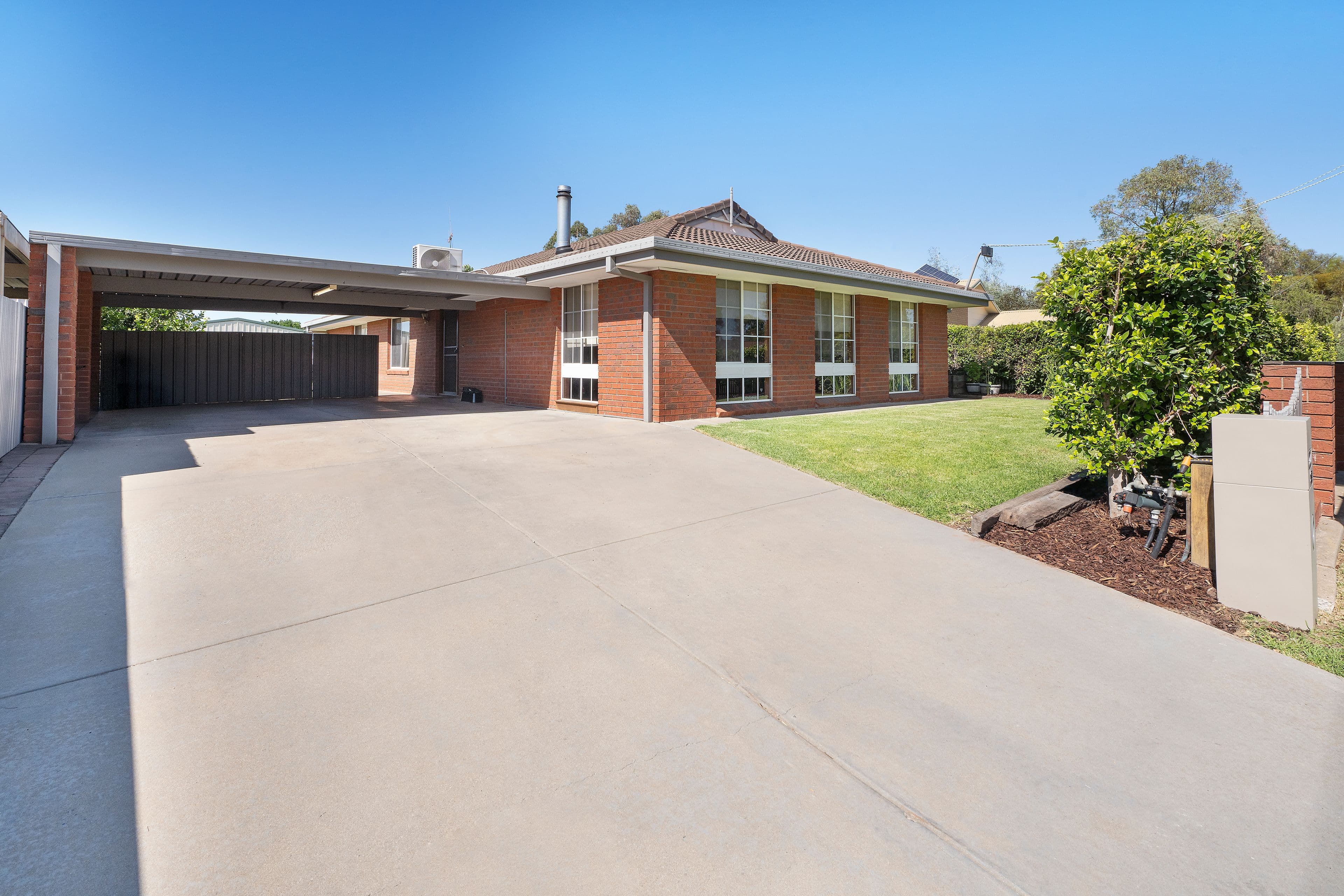 39 Butterworth Street, Swan Hill VIC 3585, Swan Hill - Thumbnail 2