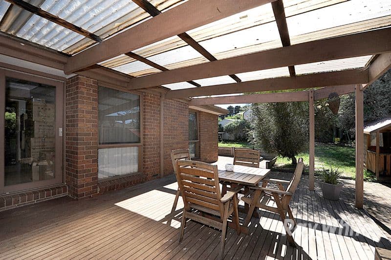 16 Hedgley Drive, BERWICK VIC 3806, Berwick - Thumbnail 2