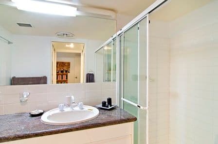 56 Guineas Creek Road, CURRUMBIN WATERS QLD 4223, Currumbin Waters - Thumbnail 7