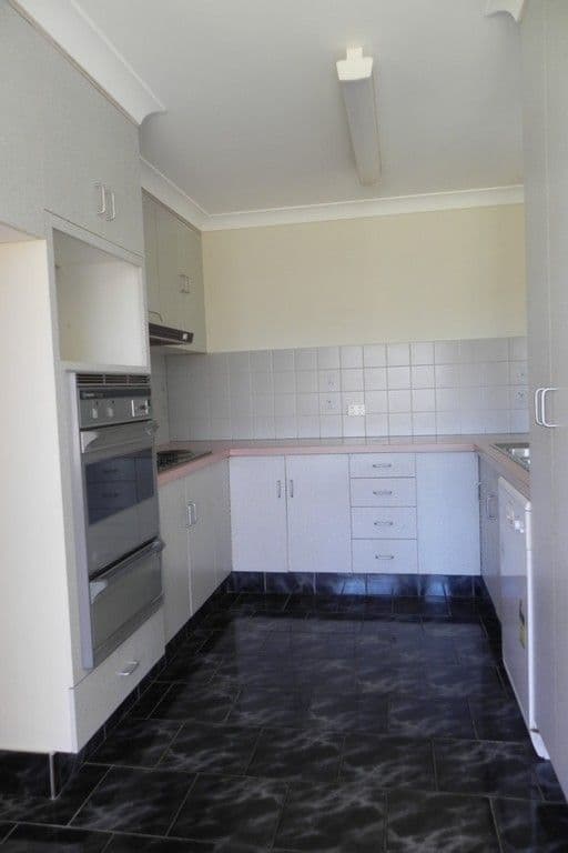 2 White, PITTSWORTH QLD 4356, Pittsworth - Thumbnail 8