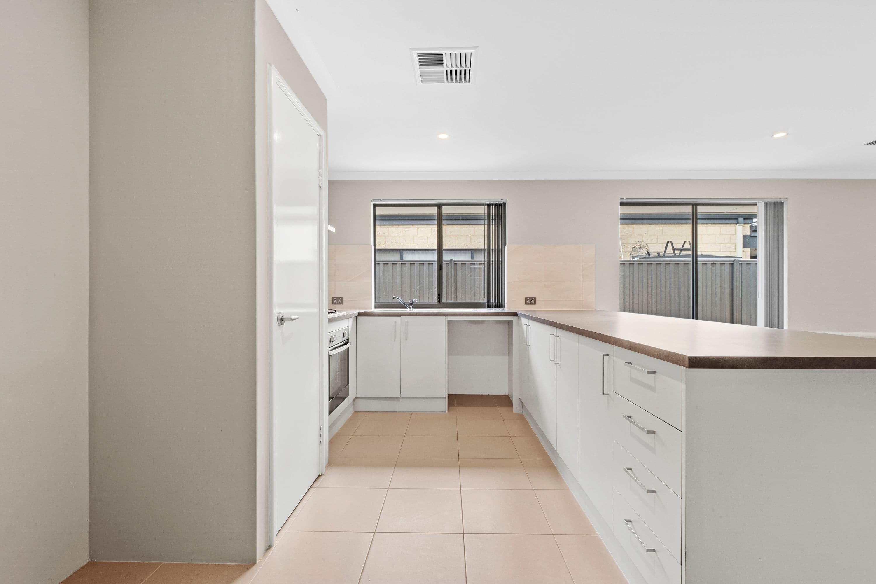 42 Lomond Way, Seville Grove WA 6112, Seville Grove - Thumbnail 2
