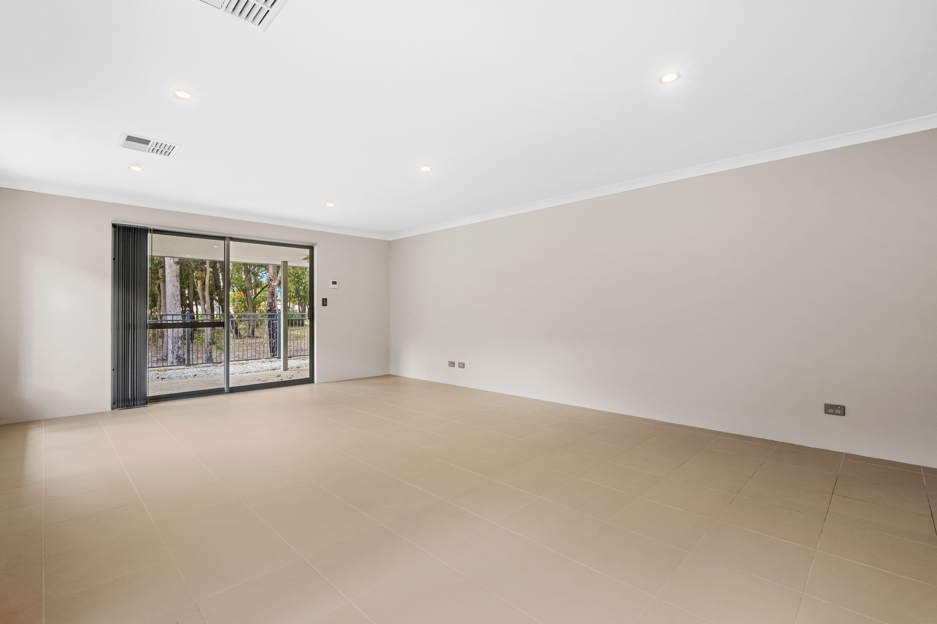 42 Lomond Way, Seville Grove WA 6112, Seville Grove - Thumbnail 7