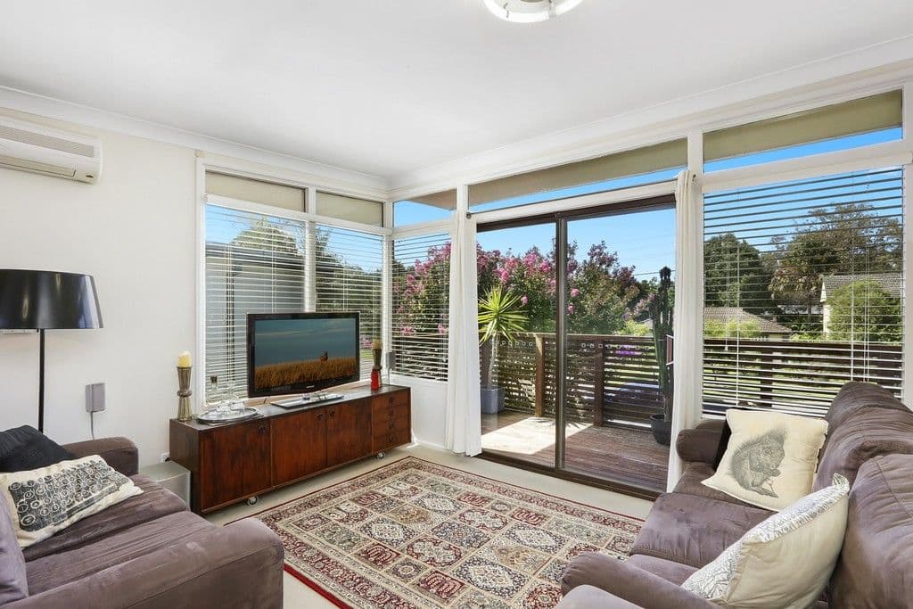 11 Windsor Road, Berkeley Vale NSW 2261, Berkeley Vale - Thumbnail 2