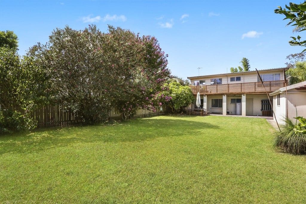 11 Windsor Road, Berkeley Vale NSW 2261, Berkeley Vale - Thumbnail 4