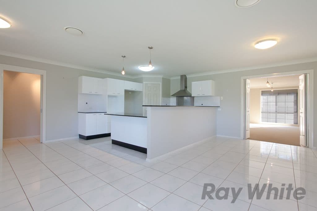 38 Rosewood Crescent, FLETCHER NSW 2287, Fletcher - Thumbnail 4