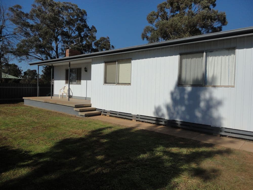 32 Hopetoun Street, ARIAH PARK NSW 2665, Ariah Park - Thumbnail 2