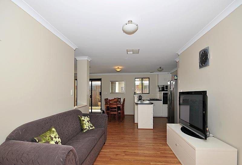 3 Gladman Pass, ELLENBROOK WA 6069, Ellenbrook - Thumbnail 2
