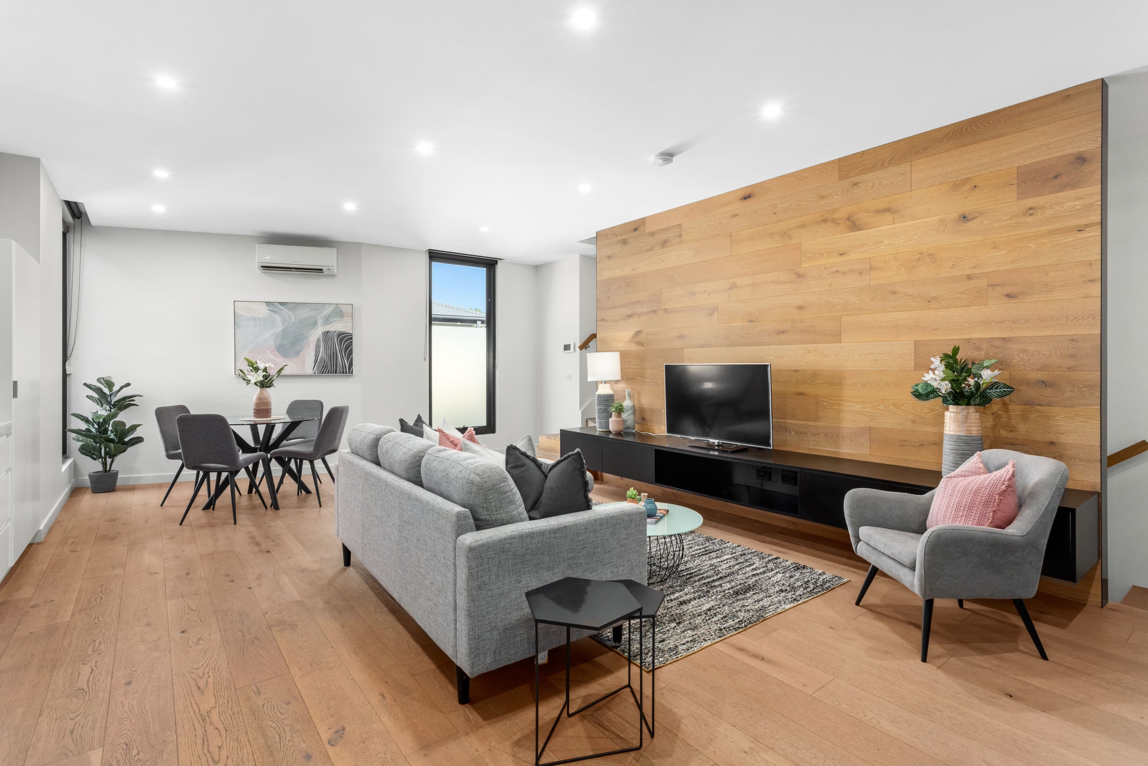 12 Arawatta Street, Carnegie VIC 3163, Carnegie - Thumbnail 2