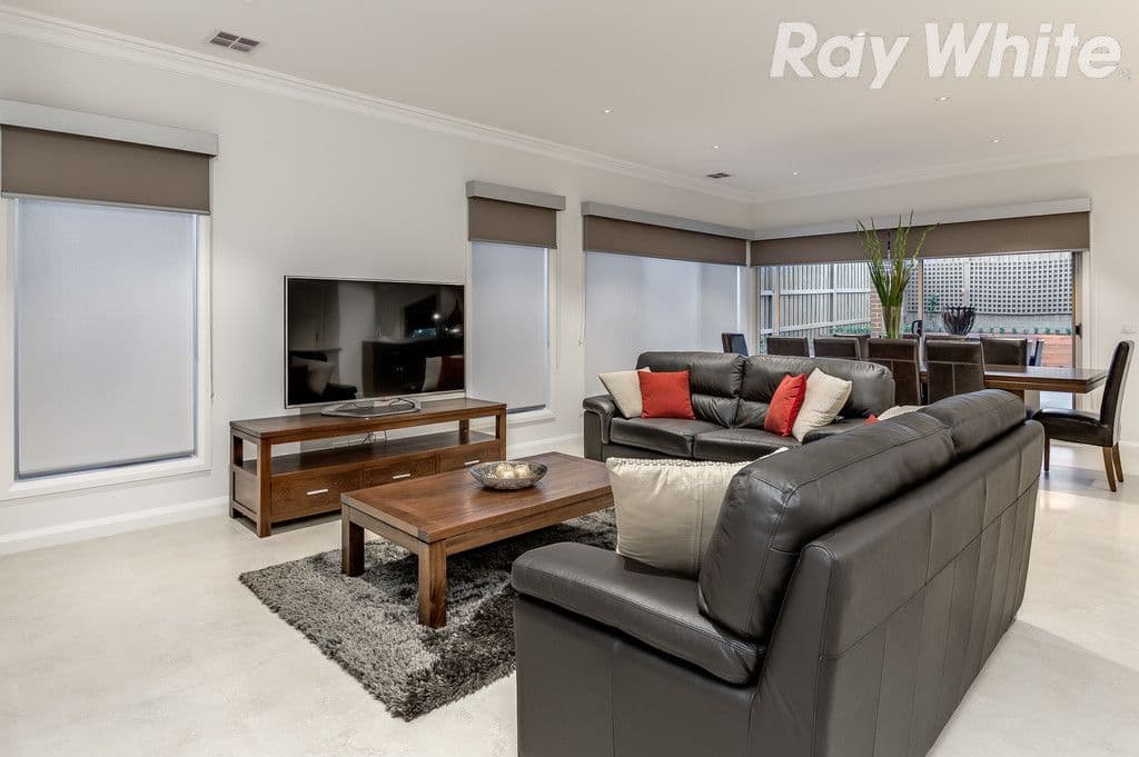 31 Cairn Drive, South Morang VIC 3752, South Morang - Thumbnail 2