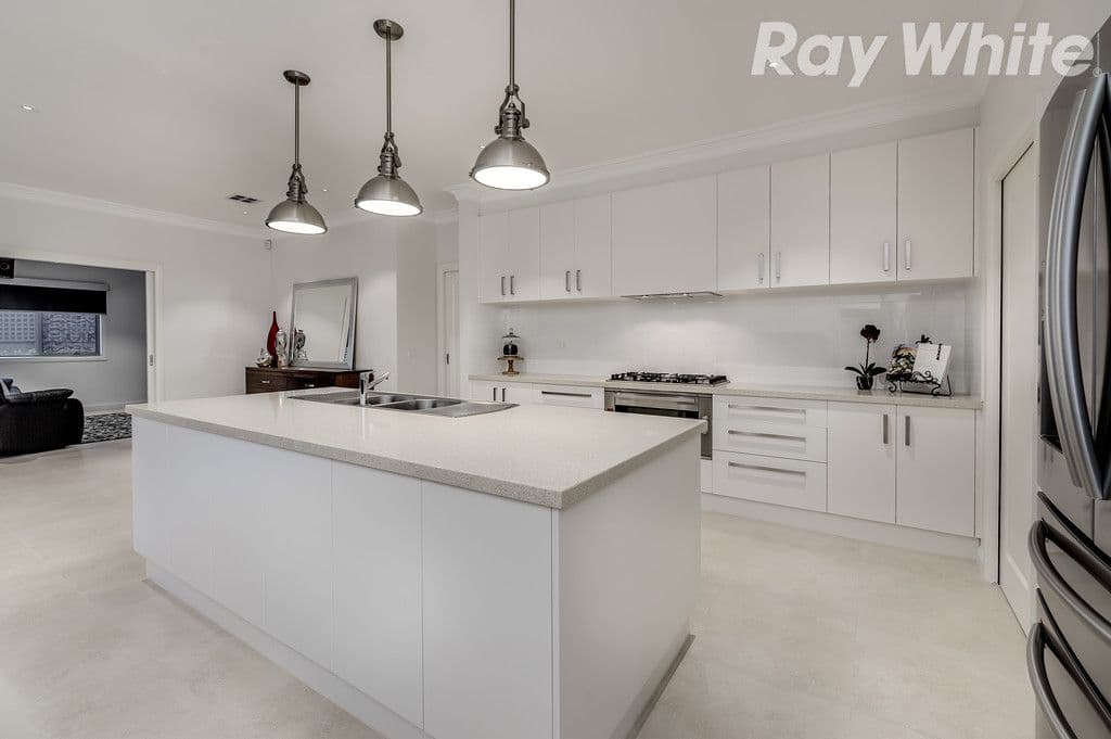 31 Cairn Drive, South Morang VIC 3752, South Morang - Thumbnail 3