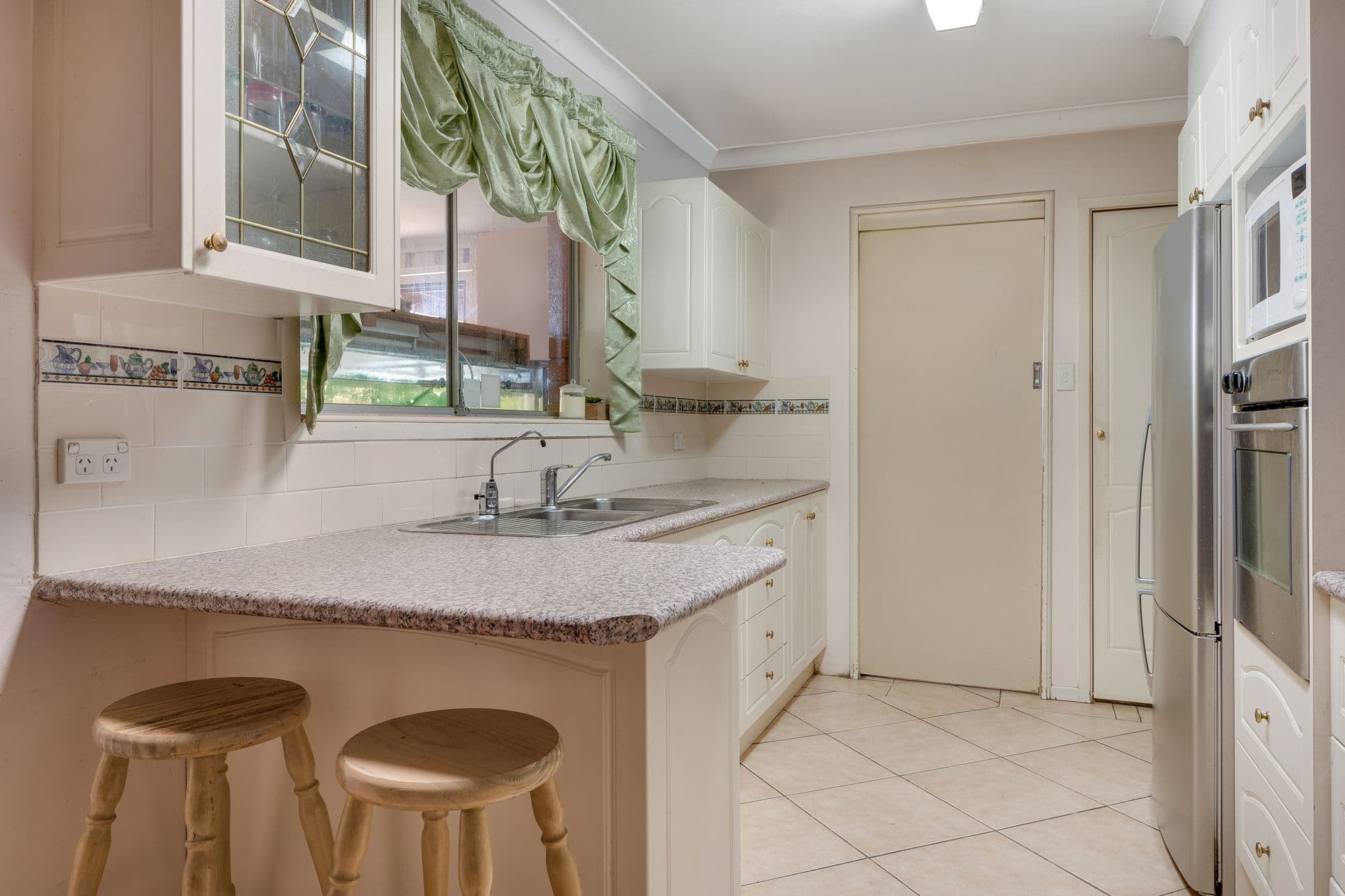 9 Faull Close, Croydon North - Thumbnail 2