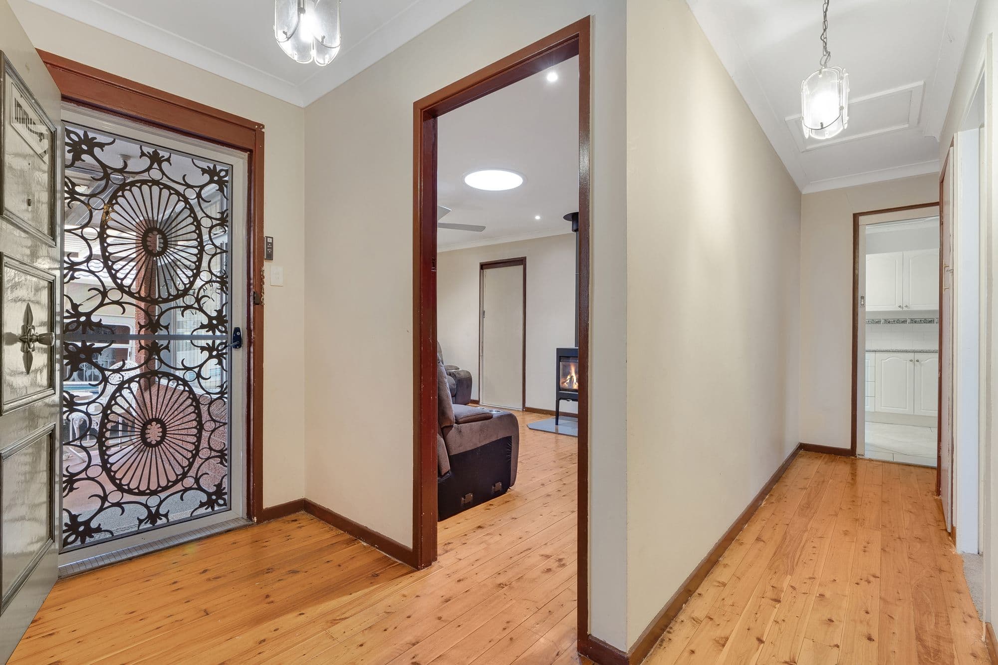 9 Faull Close, Croydon North - Thumbnail 3