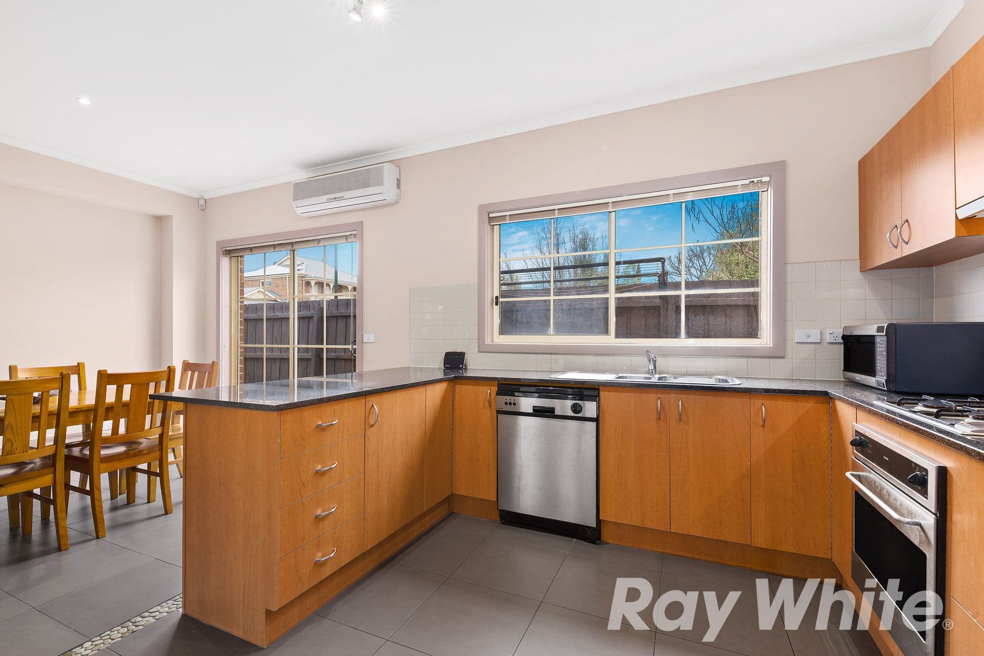 20 Kensington Place, Wantirna South VIC 3152, Wantirna South - Thumbnail 3