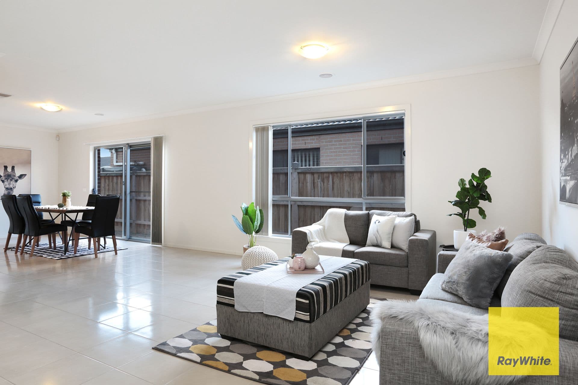 7 Peroomba Drive, Point Cook VIC 3030, Point Cook - Thumbnail 3