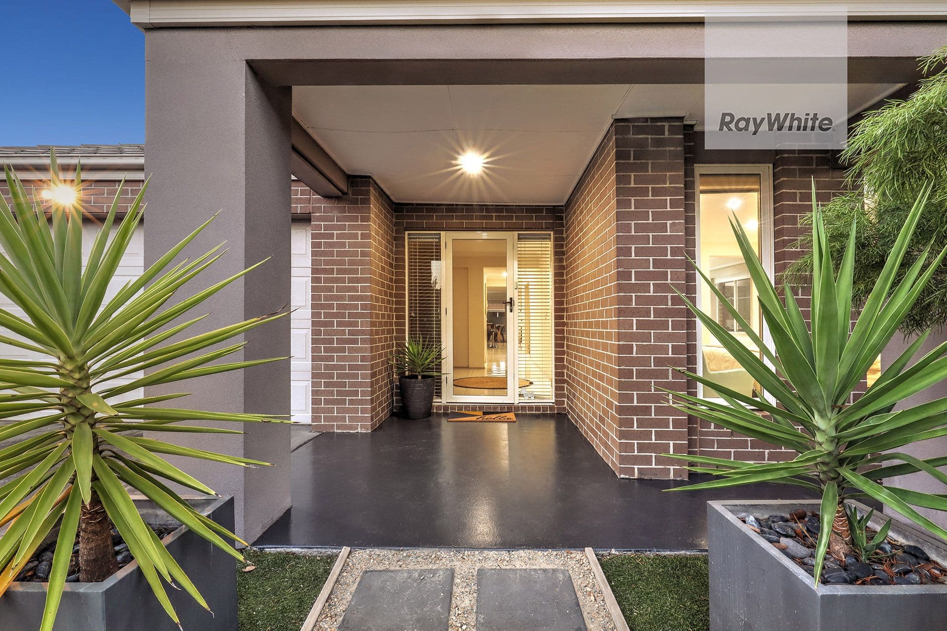 24 Mallacoota Way, Craigieburn VIC 3064, Craigieburn - Thumbnail 2