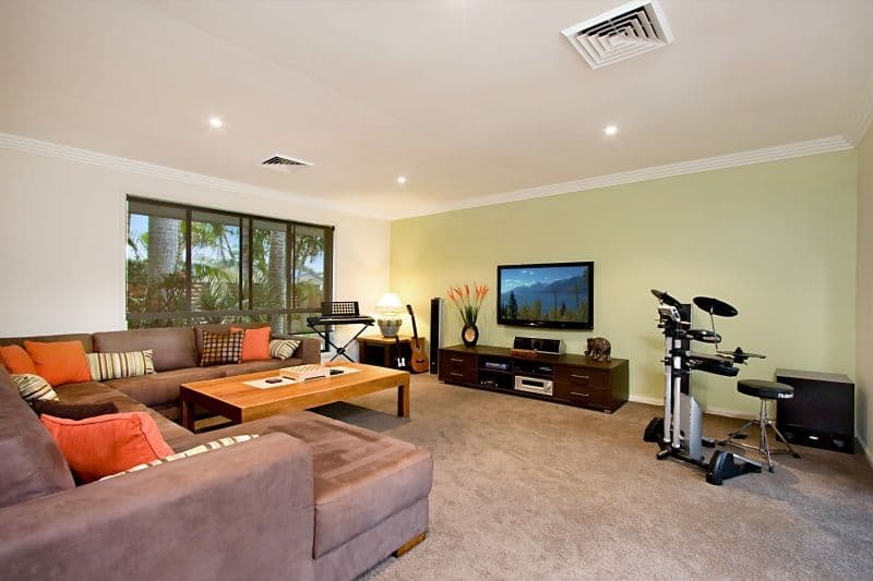 ELANORA QLD 4221, Elanora - Thumbnail 4