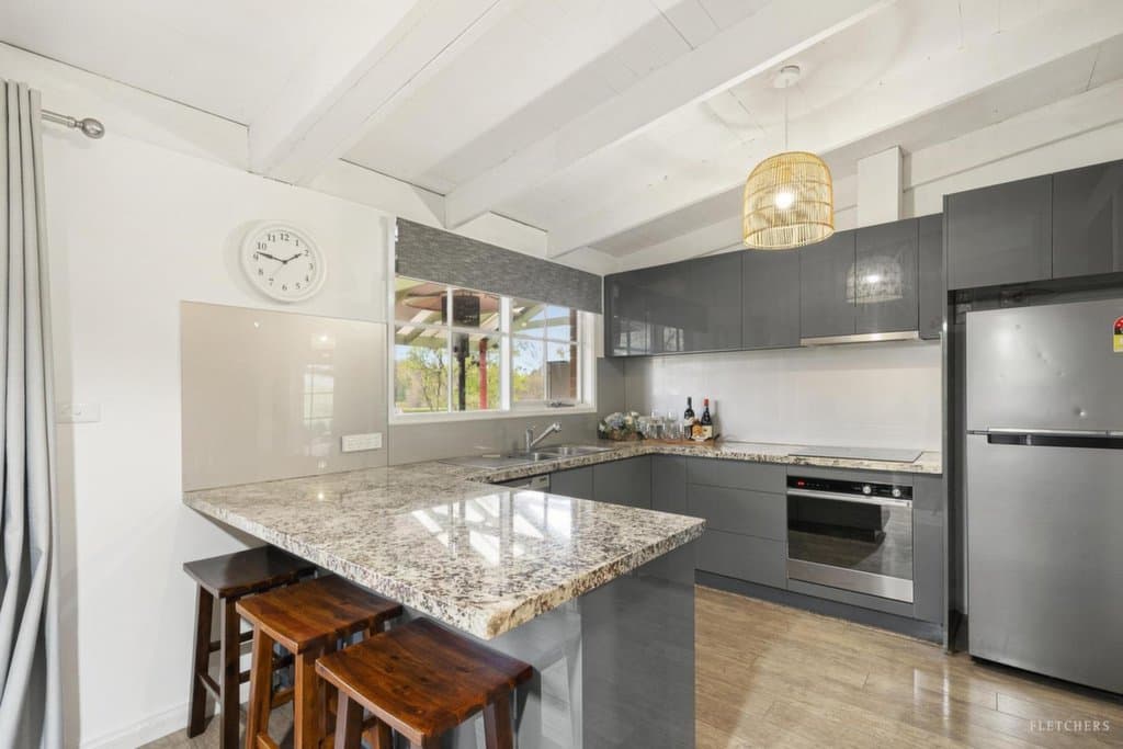6 Dyson Court, Mooroolbark - Thumbnail 4