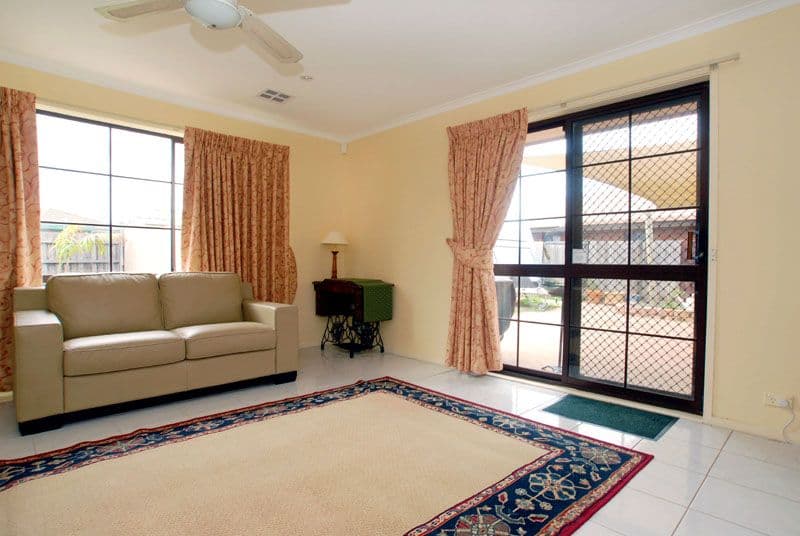 24 Queensbury Way, WERRIBEE VIC 3030, Werribee - Thumbnail 5