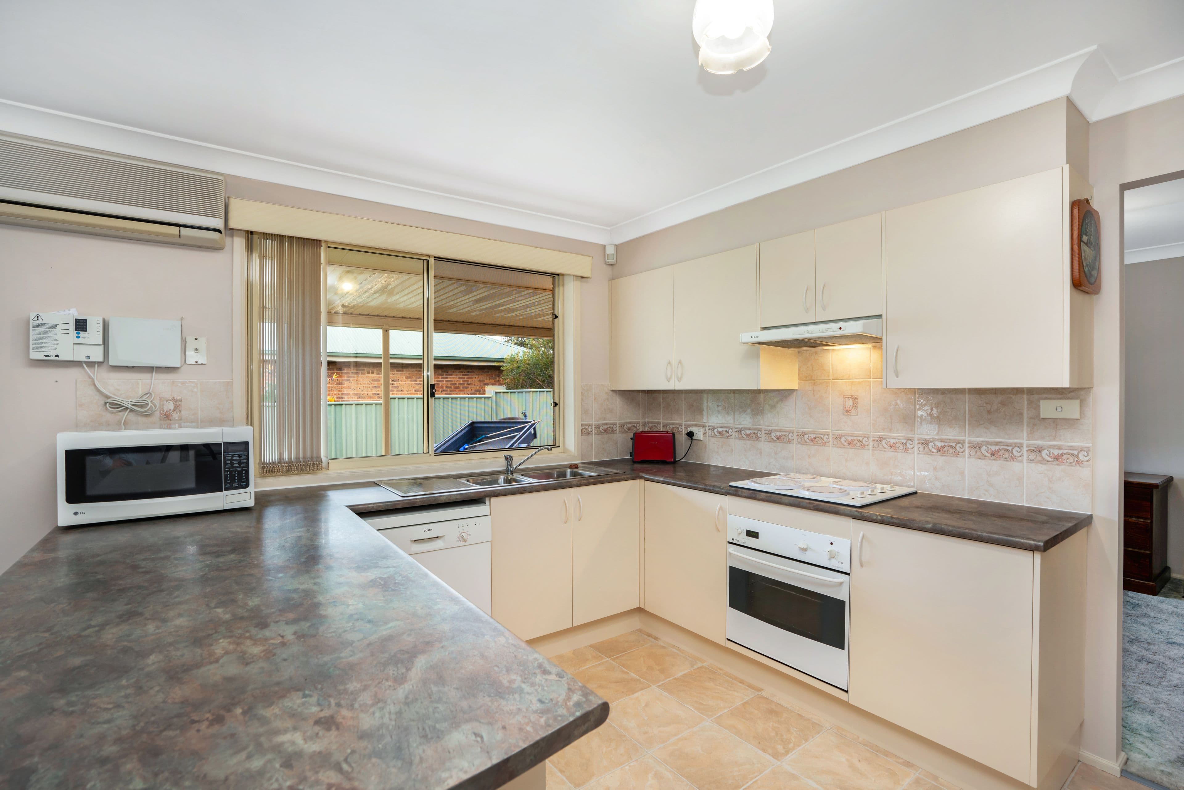 16 Gardenia Crescent, Bomaderry NSW 2541, Bomaderry - Thumbnail 3