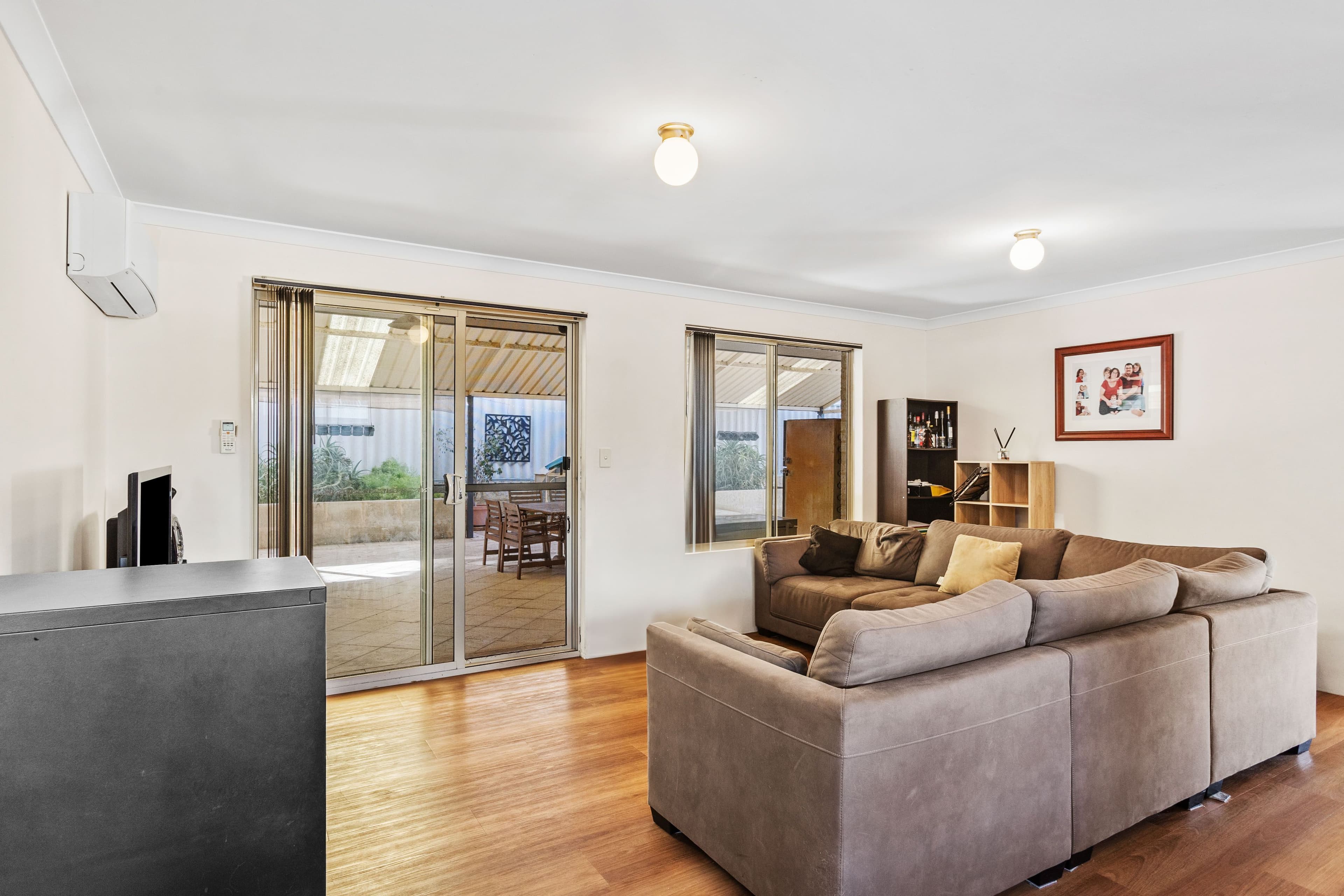 8 Mistletoe Drive, Banksia Grove WA 6031, Banksia Grove - Thumbnail 8