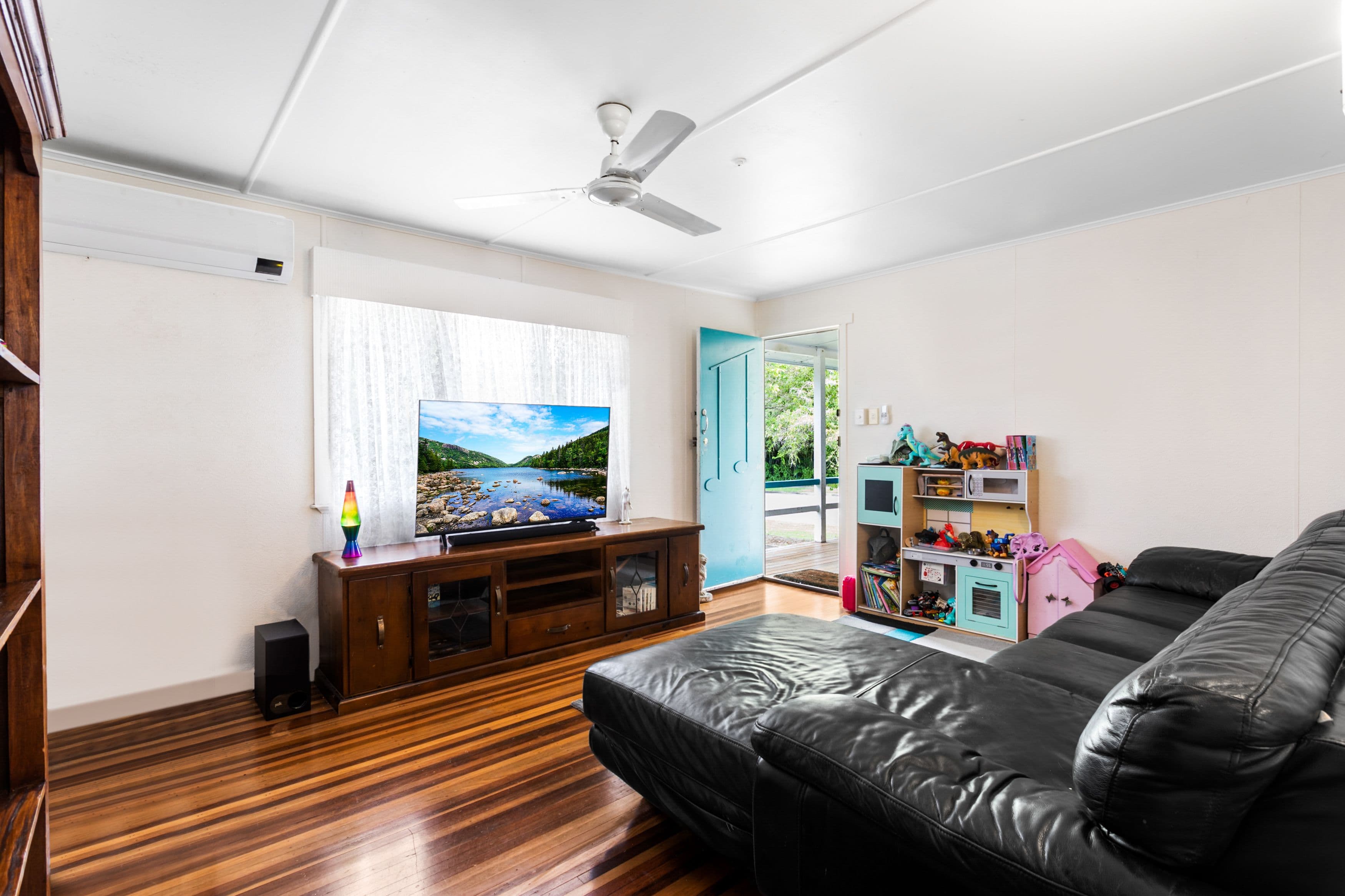 19 Lawnhill Avenue, Deception Bay QLD 4508, Deception Bay - Thumbnail 4