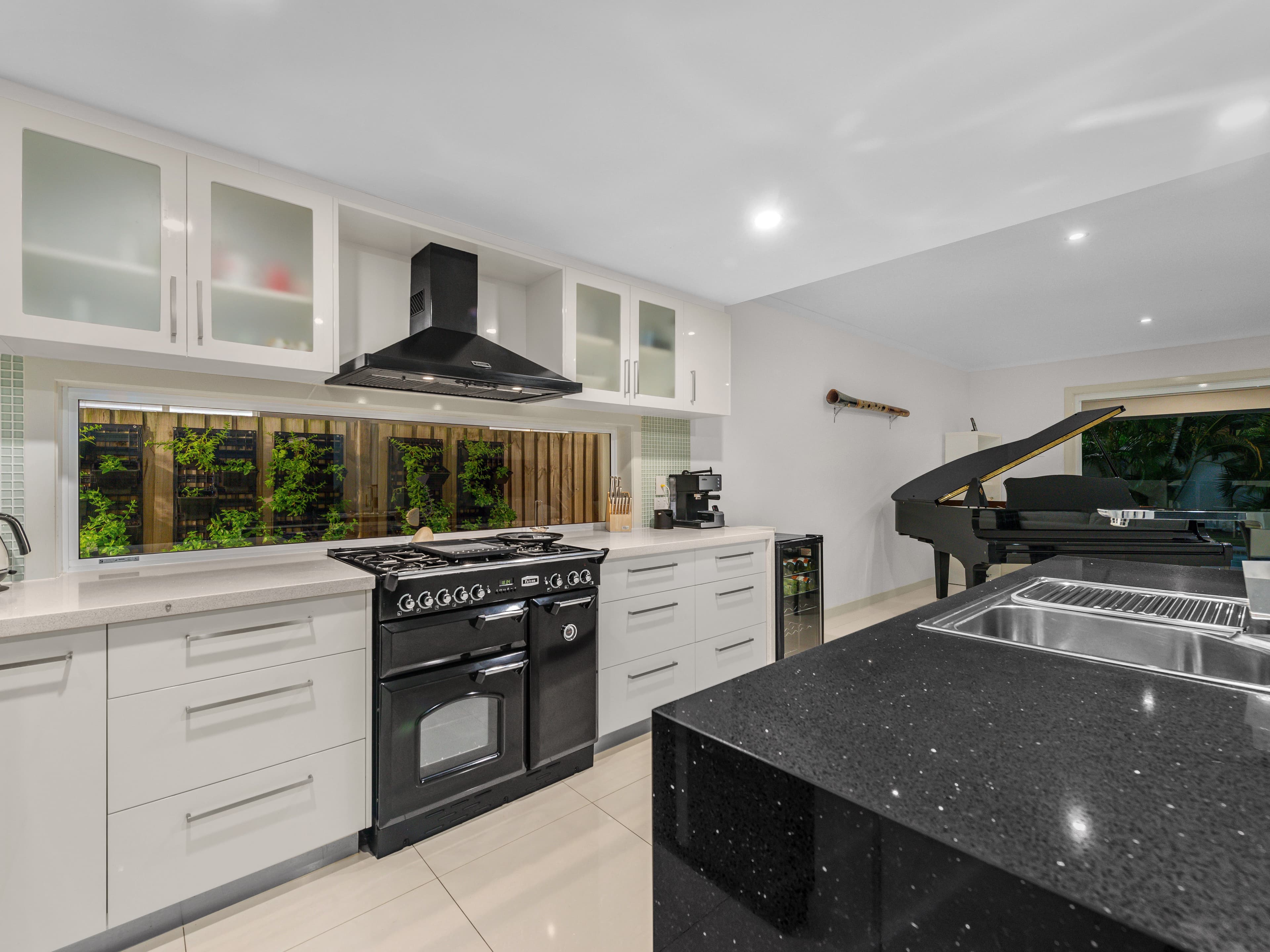 30 Burilda Street, Hendra QLD 4011, Hendra - Thumbnail 2