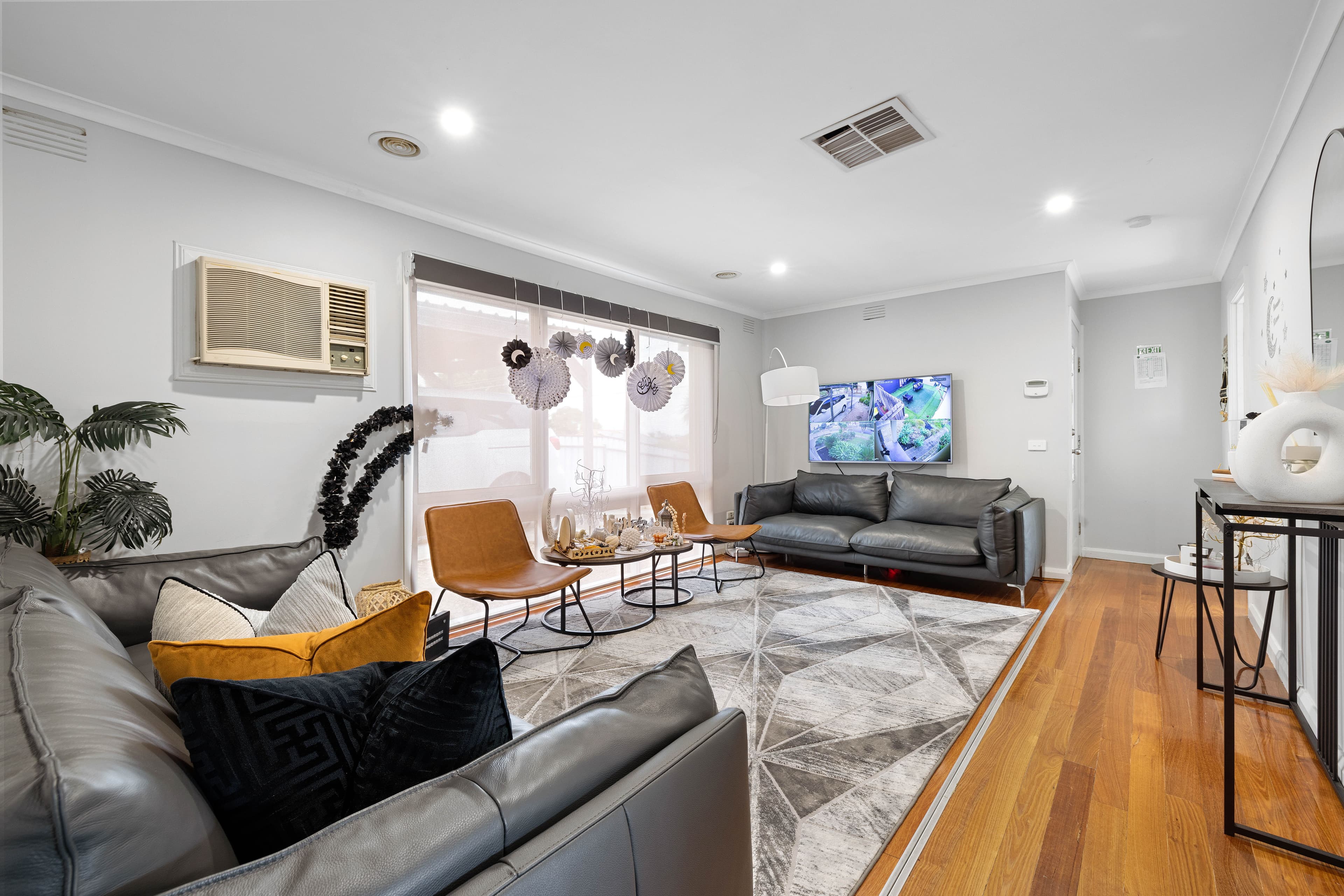 28 Rokewood Crescent, Meadow Heights VIC 3048, Meadow Heights - Thumbnail 2