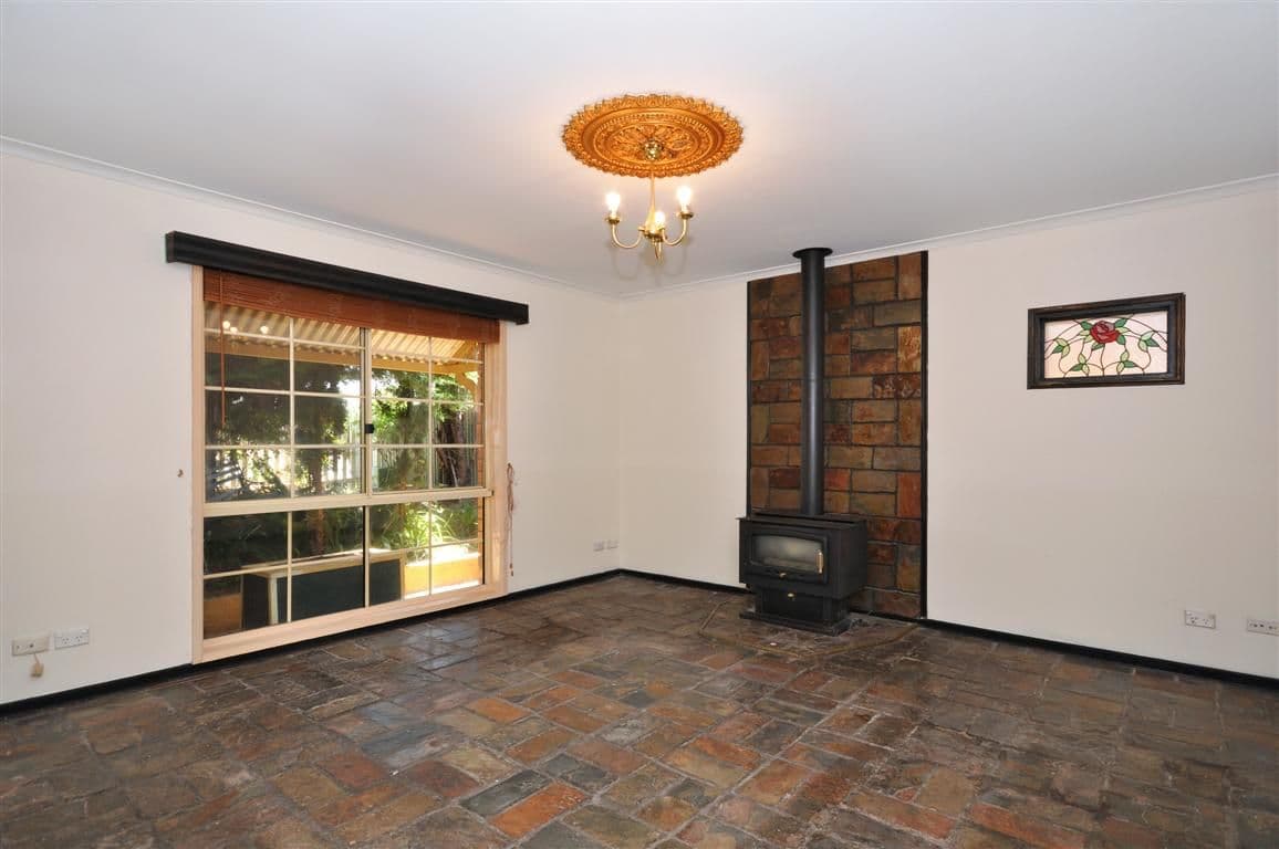 48 Jeanette Crescent, ABERFOYLE PARK SA 5159, Aberfoyle Park - Thumbnail 2