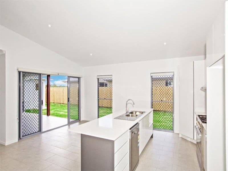 2 Featherwood Cresent, Beerwah QLD 4519, Beerwah - Thumbnail 3