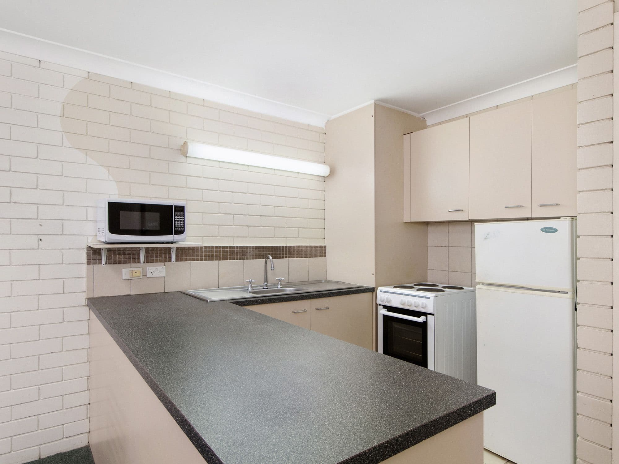 24 Trickett Street, Surfers Paradise QLD 4217, Surfers Paradise - Thumbnail 7