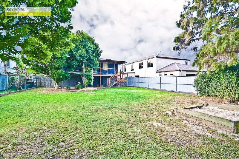 49 Watcombe Street, WAVELL HEIGHTS QLD 4012, Wavell Heights - Thumbnail 3