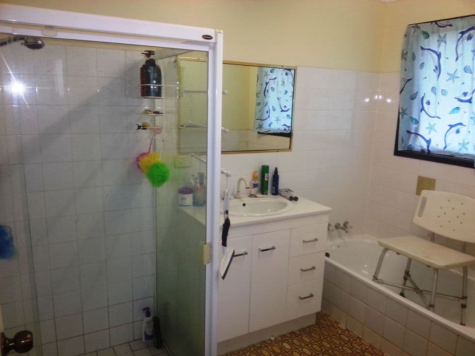 28 Glendevon Crescent, MOUNT WARREN PARK QLD 4207, Mount Warren Park - Thumbnail 3