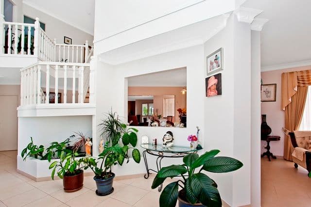 151 Santa Cruz Boulevard, CLEAR ISLAND WATERS QLD 4226, Clear Island Waters - Thumbnail 6