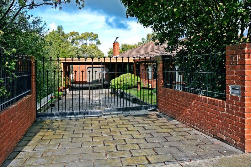 31 Springhurst Crescent, GROVEDALE VIC 3216, Grovedale - Thumbnail 2