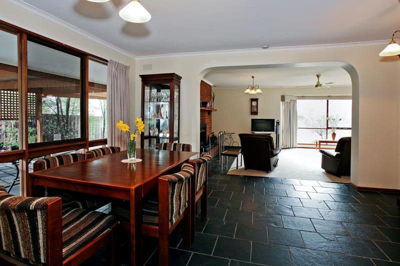 31 Springhurst Crescent, GROVEDALE VIC 3216, Grovedale - Thumbnail 3