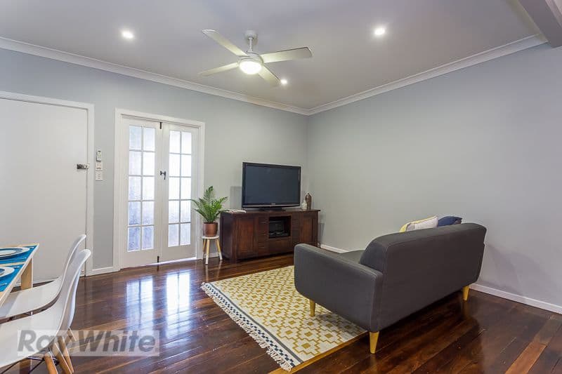202 Oates Avenue, HOLLAND PARK QLD 4121, Holland Park - Thumbnail 3