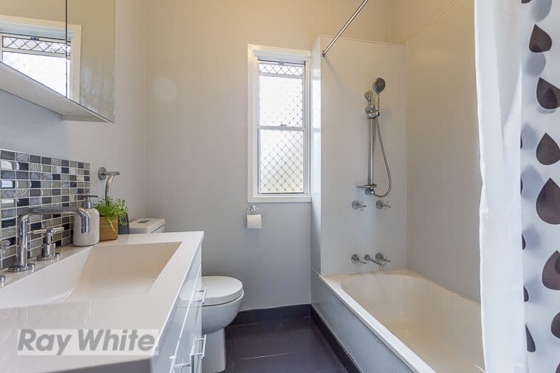 202 Oates Avenue, HOLLAND PARK QLD 4121, Holland Park - Thumbnail 6
