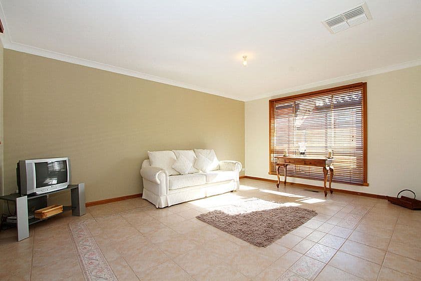 22 Friendship Avenue, MILL PARK VIC 3082, Mill Park - Thumbnail 3