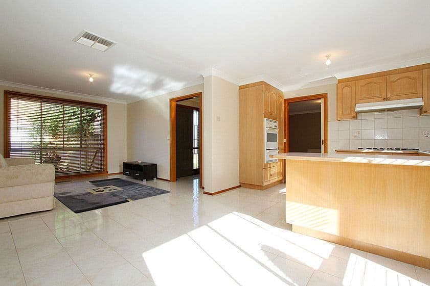 22 Friendship Avenue, MILL PARK VIC 3082, Mill Park - Thumbnail 4