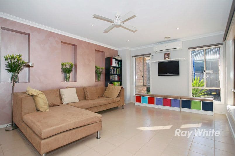 3 Dan Morgan Drive, CRANBOURNE EAST VIC 3977, Cranbourne East - Thumbnail 2